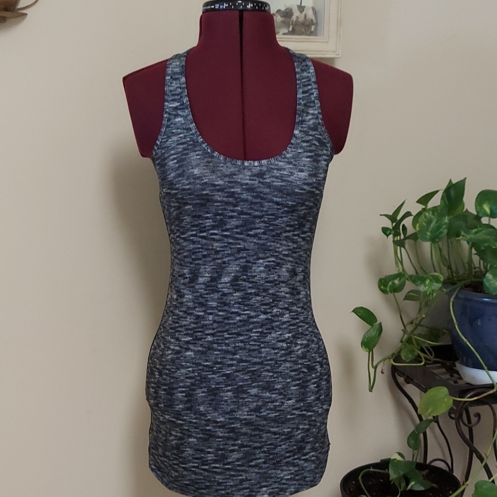 Lululemon Women's Sleeveles Size 6